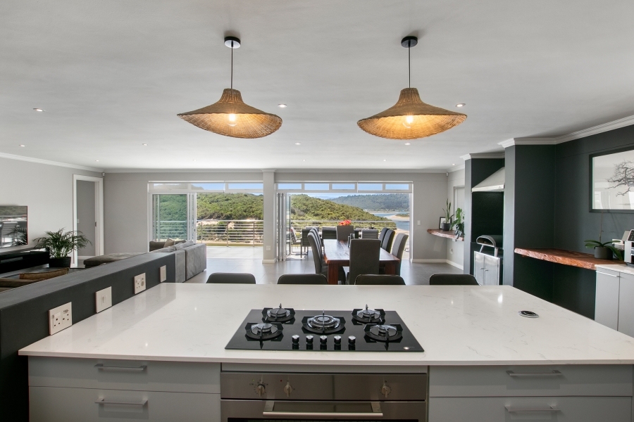 4 Bedroom Property for Sale in Kingfisher Creek Western Cape